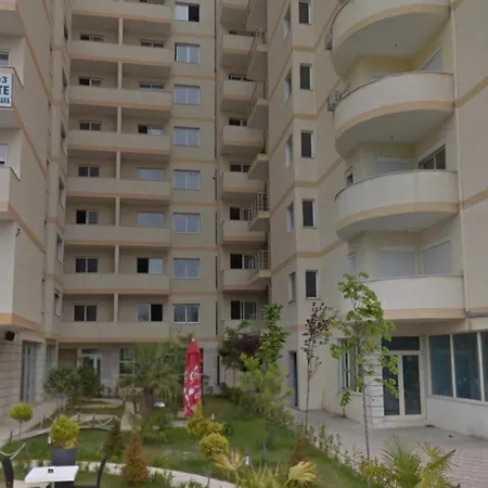 Albanie Golem *